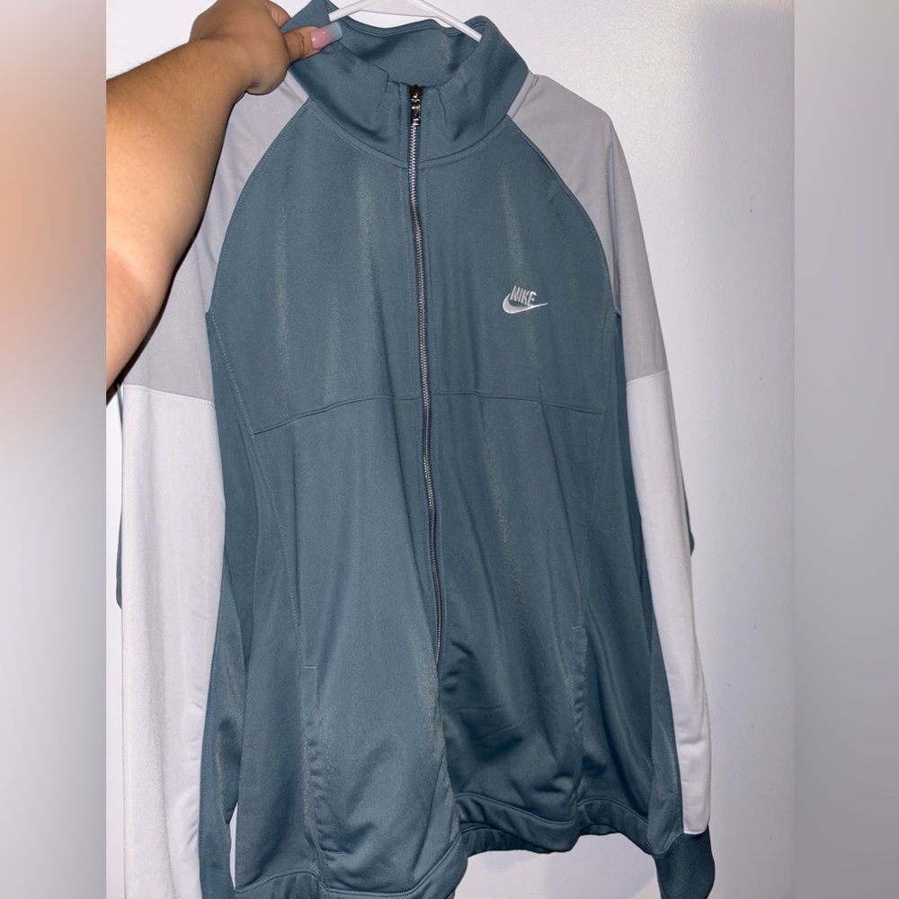 Blue Nike windbreaker XL
